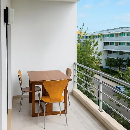 10 Min Walk To Rocha Daire *